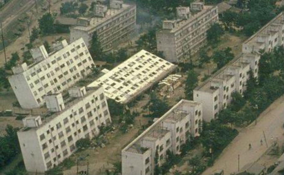 How the earth liquifies during an eathquake. Scary!